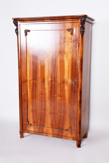 1821 Wardrobe cabinet