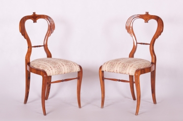 916 Pair of chairs