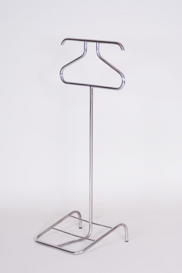 1760 Clothes valet