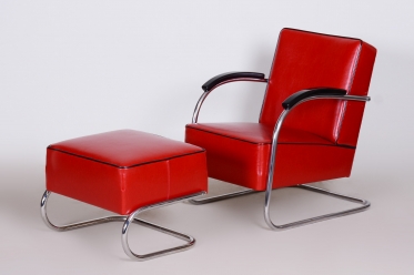 2392 Armchair with stool