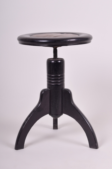 1359 Piano stool