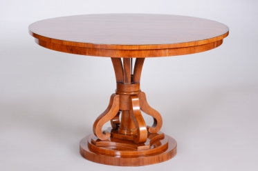 153 Rotating table