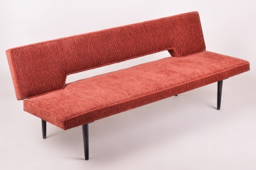 1583 N - Sofa Navrátil