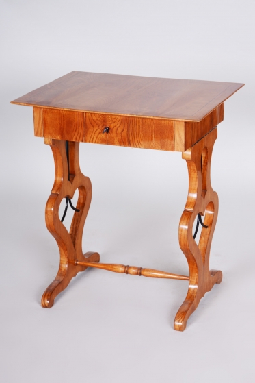 176 Small table