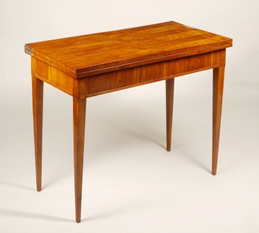 178 Card table