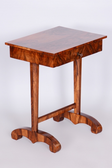 2558 Small side table