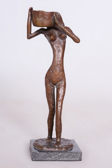 2893 Sculpture - Girl with a bucket