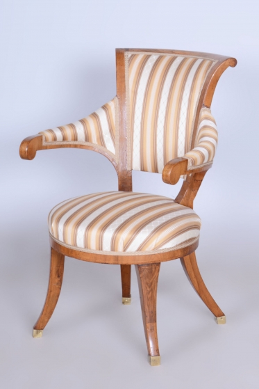 2913 Armchair