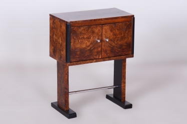 3113 Small table</br>
Cabinet