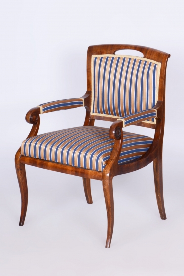 3176 Armchair