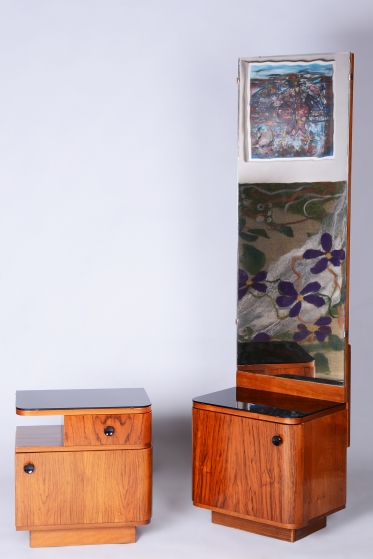 3856 Dressing mirror with bedside table