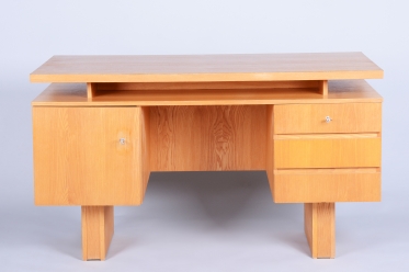 3885 Writing desk