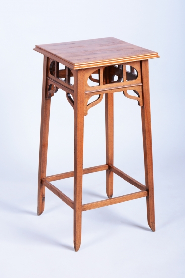 3942 Pedestal