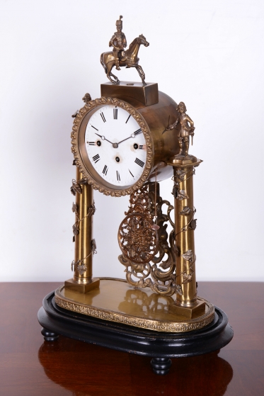 4279 H1/H156 - Portálové dvousloupové,  figurální hodiny