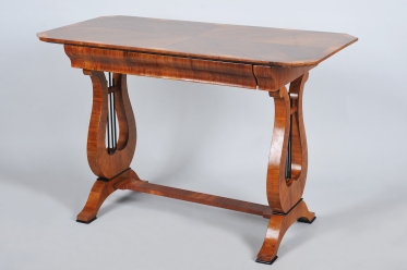 4480 P11 - Psací stůl se zásuvkou