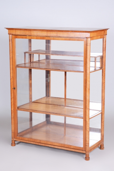 700 Display cabinet